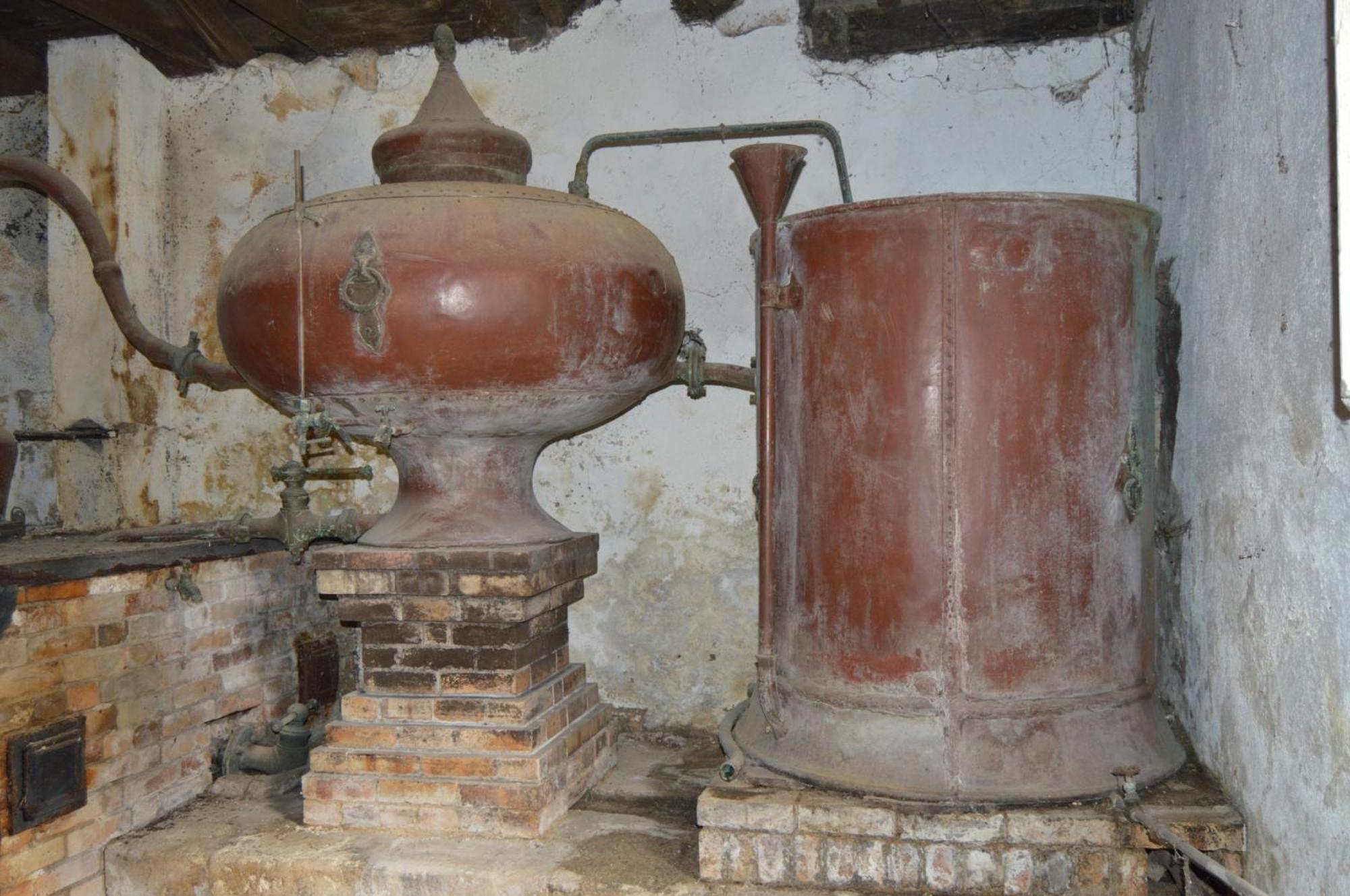 La Vieille Distillerie Le Tâtre Eksteriør billede
