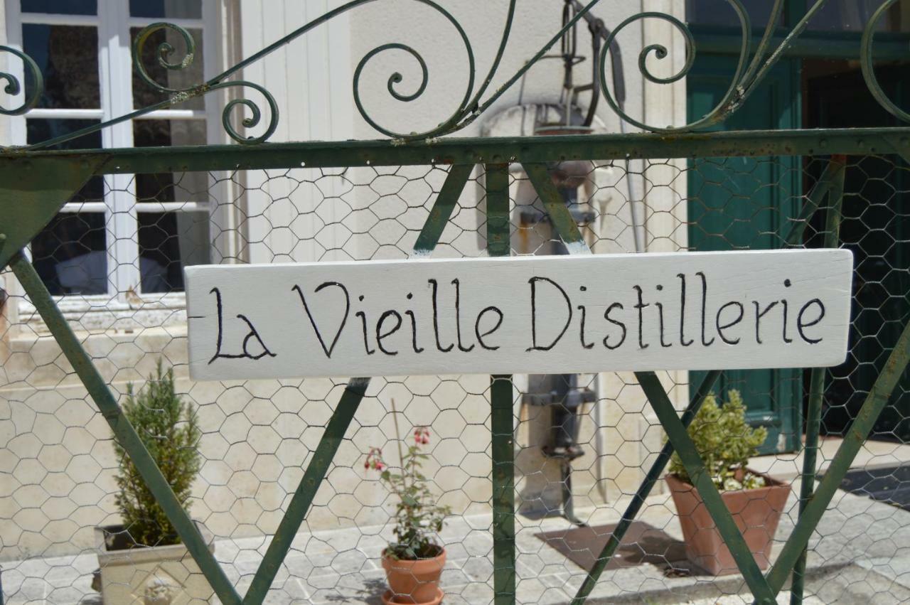 La Vieille Distillerie Le Tâtre Eksteriør billede